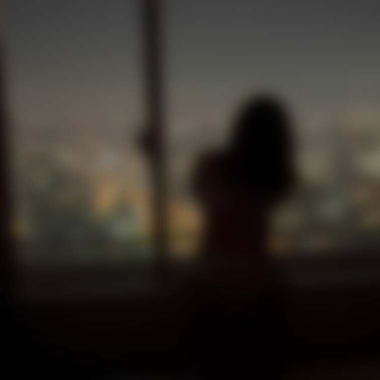 結婚記念日に夜景が見えるホテルの一室で💕
シルエットしか映ってないので大丈夫かな？？
もし消されたらモザイク処理して