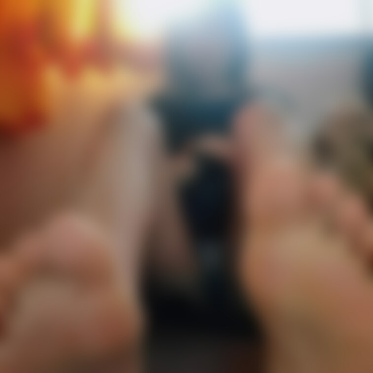 寒くなるとストッキングの出番が
極端に少なくなる😅

久しぶりのパンスト動画📹️

やっぱりタイツと違うよね～