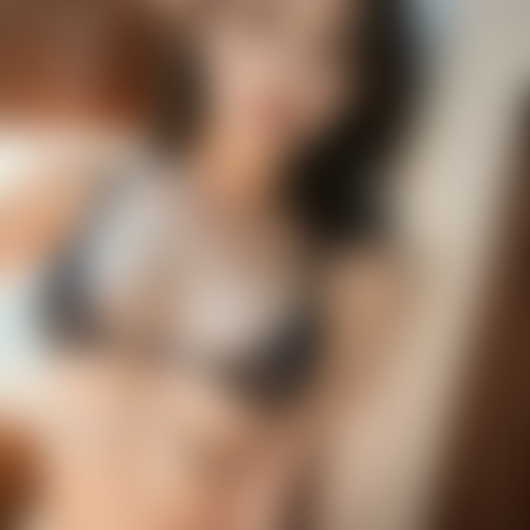 この三角ビキニ少し小さくて
見えちゃいそう🫣💦