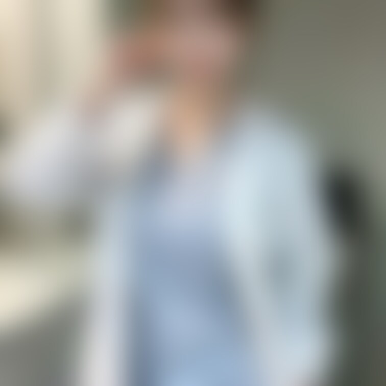 🟧女医　美女　コスプレ🟧

ご覧いただきありがとうございます❤️
当アカウントは○○○でえっちな美女を生成し、
