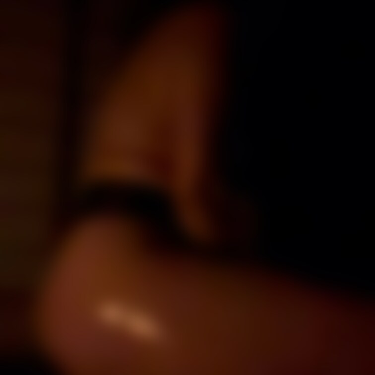 妻がオナニーしてます