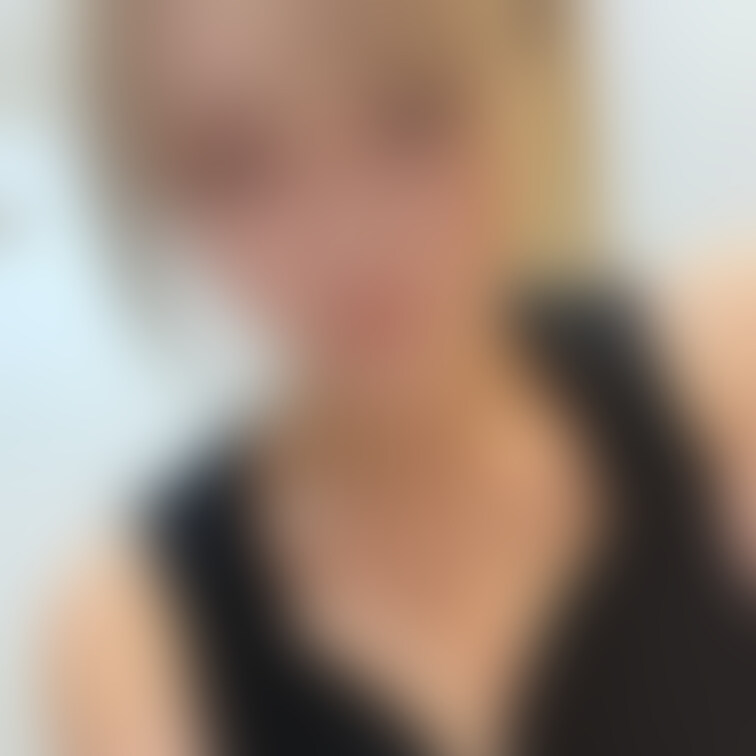 谷間全然できないのなんでだろう💦🤔
おっぱいおっきい人が羨ましいです🥺