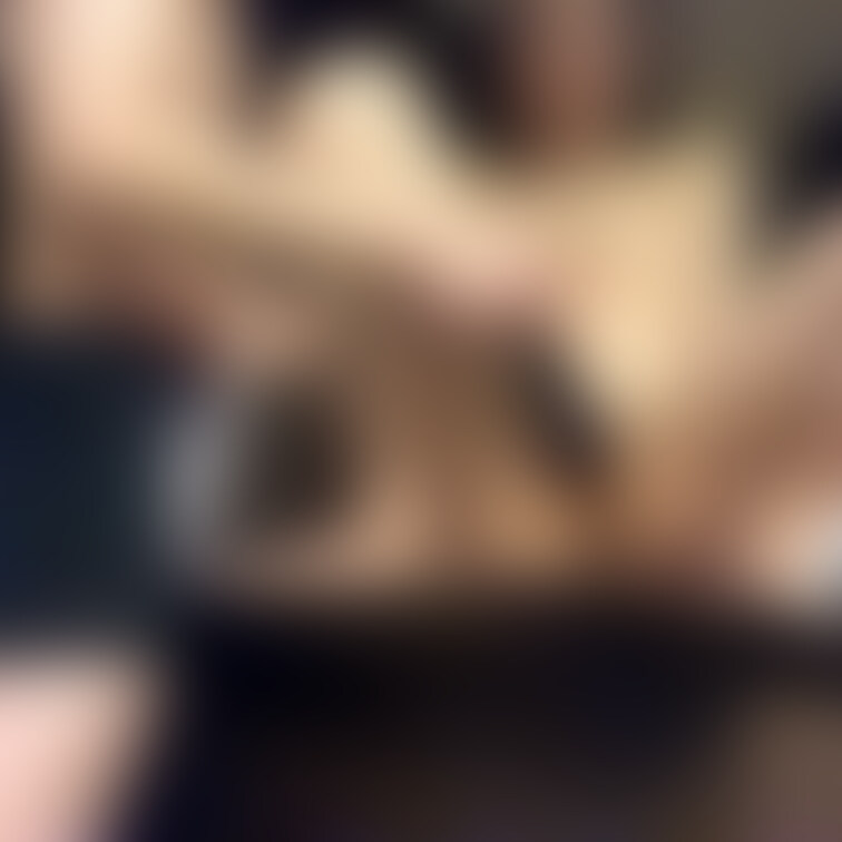 机の上でM字開脚しながら電マでクリ責め○○○されるM女💕
おまんこもお尻の穴も全部丸見え💕