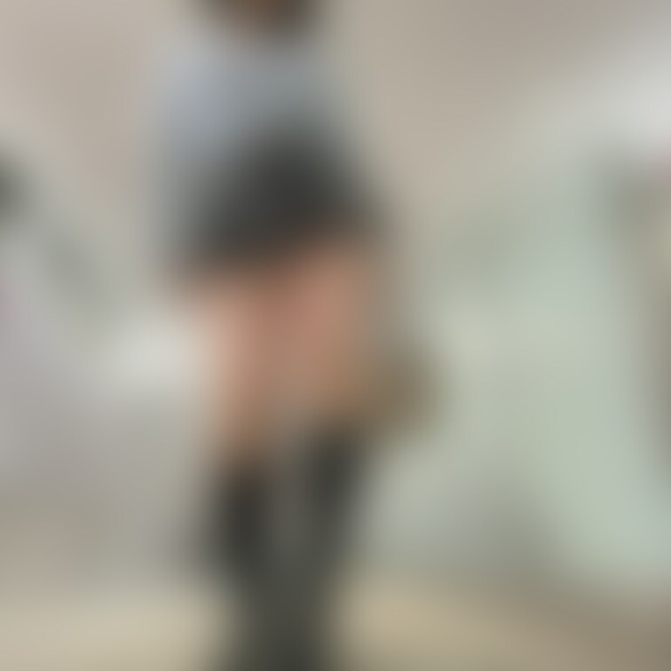 「レザー地の超ミニスカで…パンチラ」

ファンクラブ加入者向け


※初公開日から一か月経過した当記事の有料会