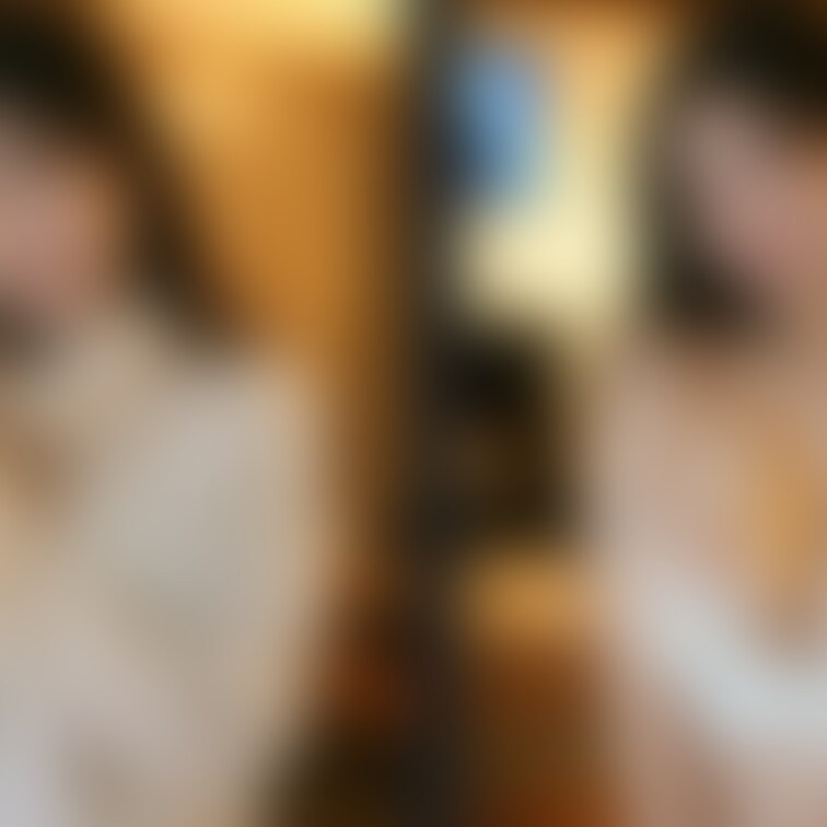 着衣と脱衣を並べた画像です。画像№1206