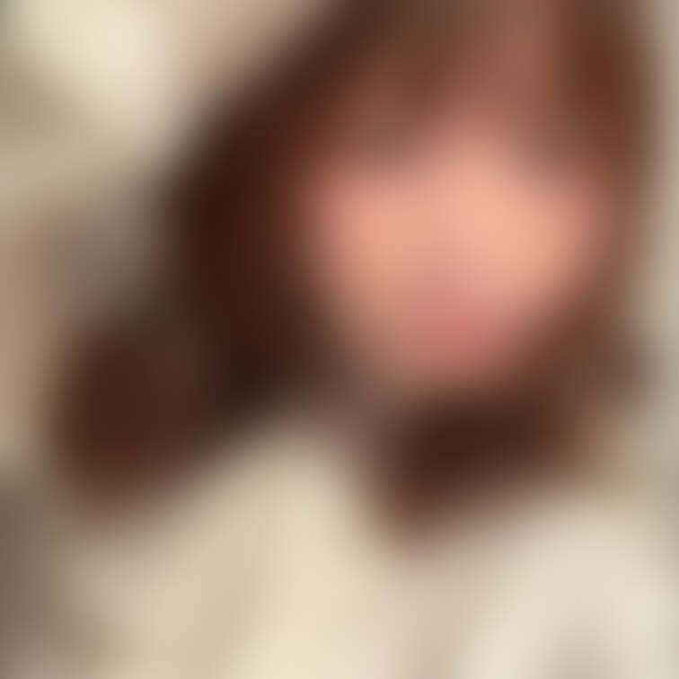 前髪伸びろのポーズ