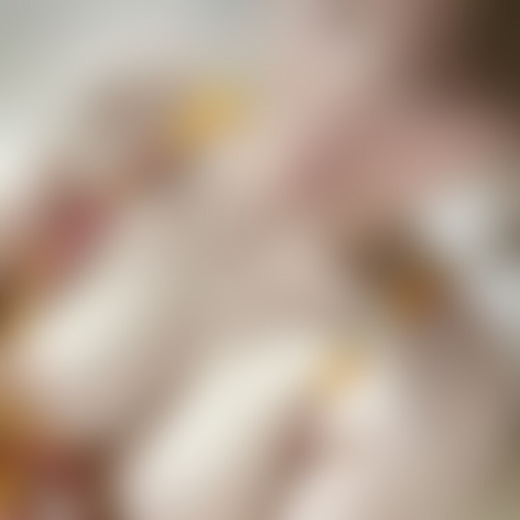 【こっそり撮られたわたし^^】
おうちの中での綾瀬はこんな感じです✨
私生活感丸出しで恥ずかしいです...💦