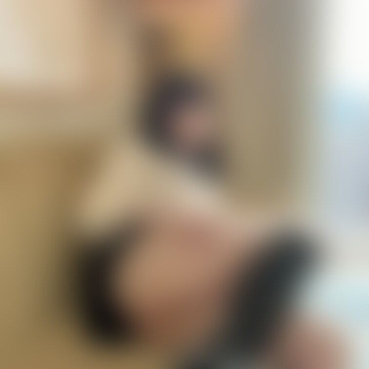 「ミニスカブーツ、Tバック姿のわたしが…アソコを激しく弄ったオ〇ニーを…」

え？まだ昼間、だよ？？？
外でランチ