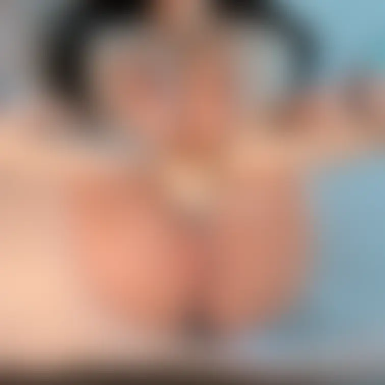 早く入れて欲しくておねだり中、、、♡
前後ろどっちも欲しい....♡
入れやすいように脚は自分