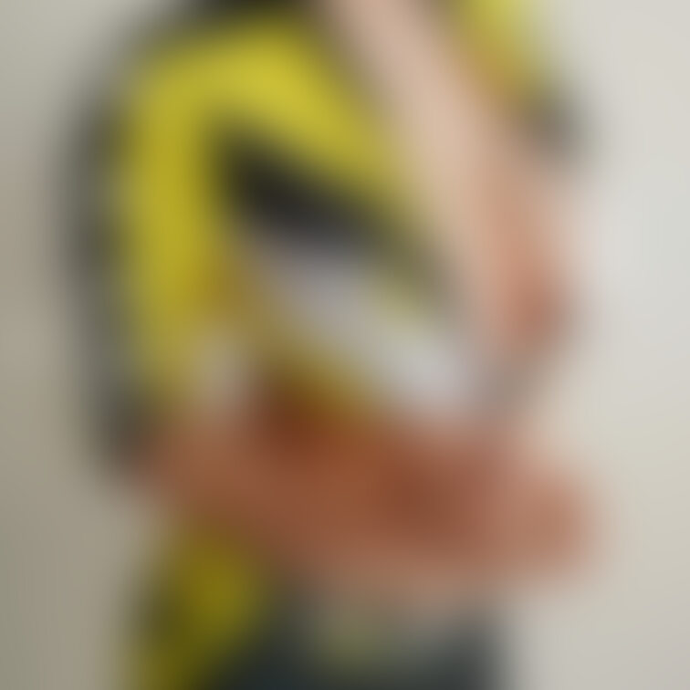 乳がでかすぎるレースクイーン?