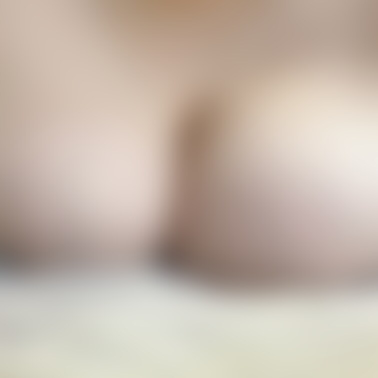 ずっとこの体制してるとおっぱい痛くなる🥲