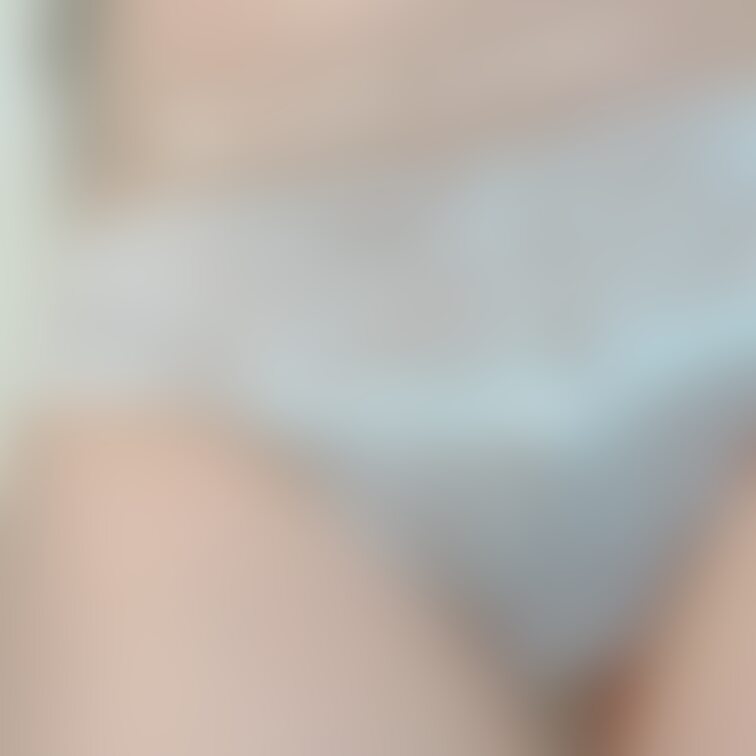 白総レース🤍清楚っぽいのに透けてるのってエッチだよね💕︎