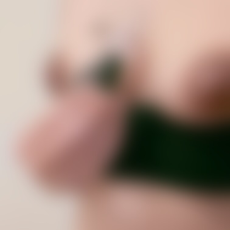 リングは乳首をキュンキュンに吸引して根元に付けています😭💓エッチなことしたくて初めて買ったおもちゃが乳首リング…