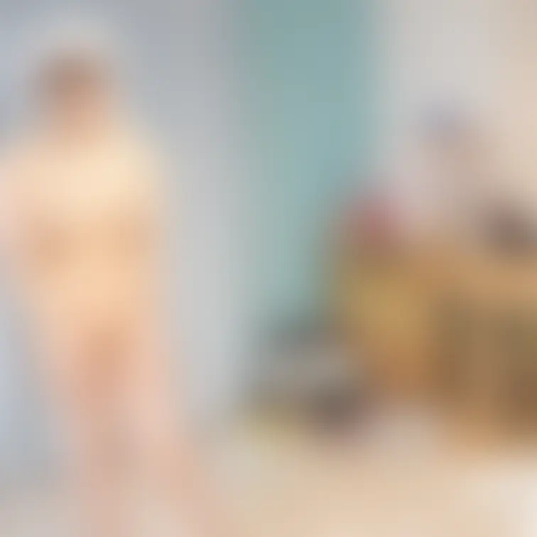 りこの豪邸全裸パーティーでの一コマ。全裸にサンタ帽がアンバランスですね。

美乳の女友達ヌーディストりこall(顔出