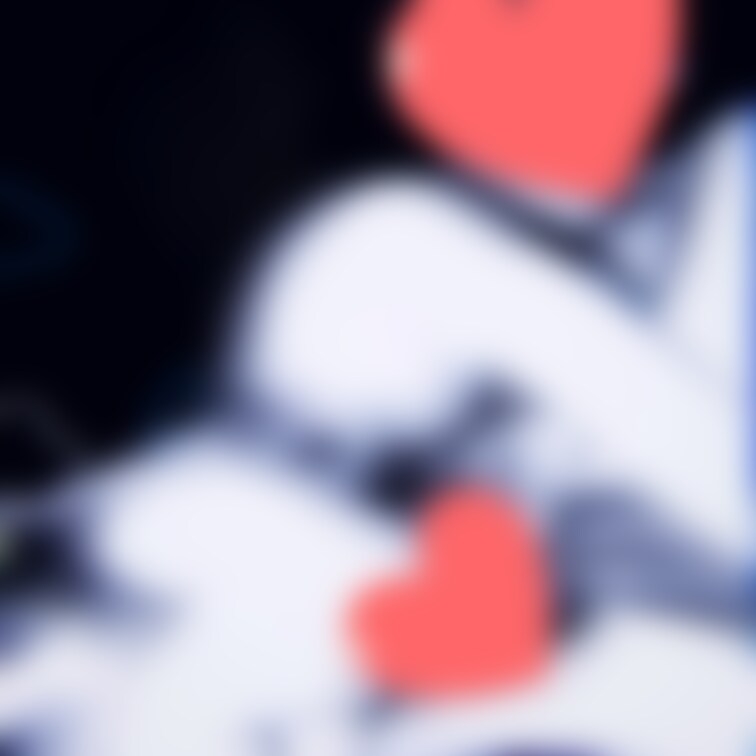 お口でしてたけど我慢出来なくて挿れさせてもらいました🥰💕
舐めてたら欲しくなるよね😍💕
旦那さんは少し怒ってたけど🤫