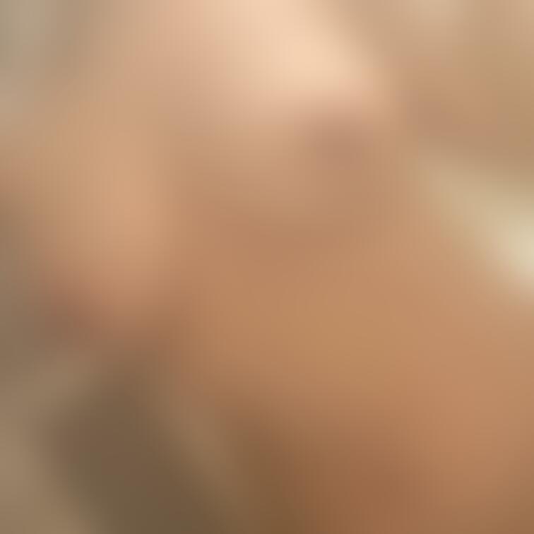 明日は1年ぶりに土日休み！
おでーと💕💕
穴あきパンストでスースーしながらおでーとしようかと考え中🤔