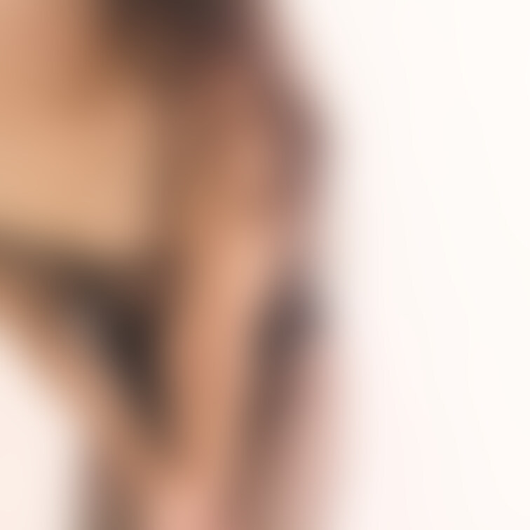 素敵な下着をもらいました♡

穴あきだから、漏れちゃう
着たまま押し倒して、そのまま入れてほしい