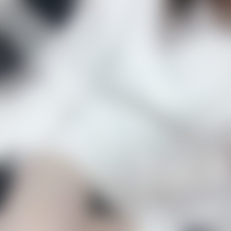 女の子の日用のパンツってかわいいのあるのかな……？チラ見せでごめんね´•ᴗ•ก՞