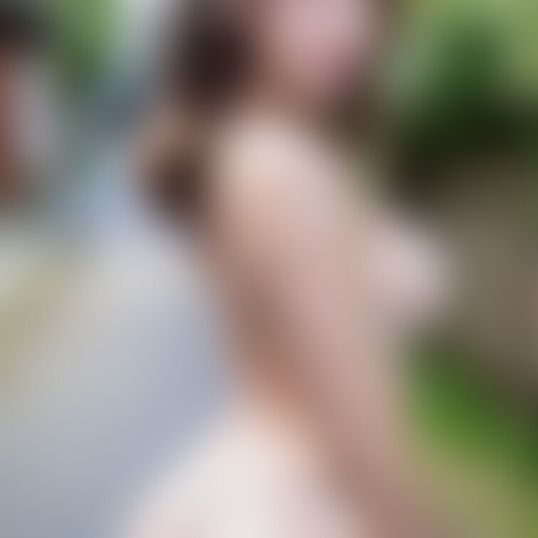 美形な彼女のグラマラスボディ