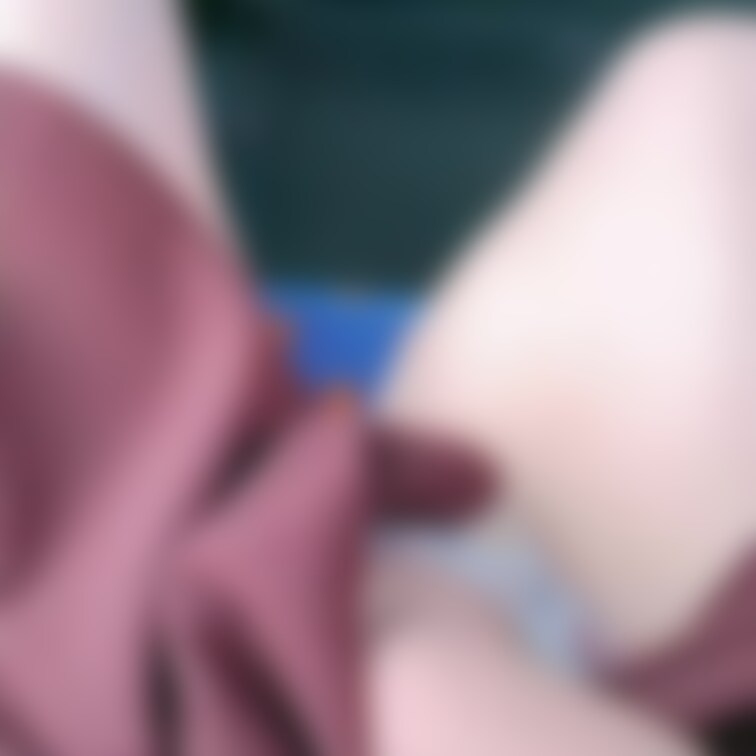 彼氏にバスの中でパンツの中に手入れられて、中まで指はいってた動画🥺🥺