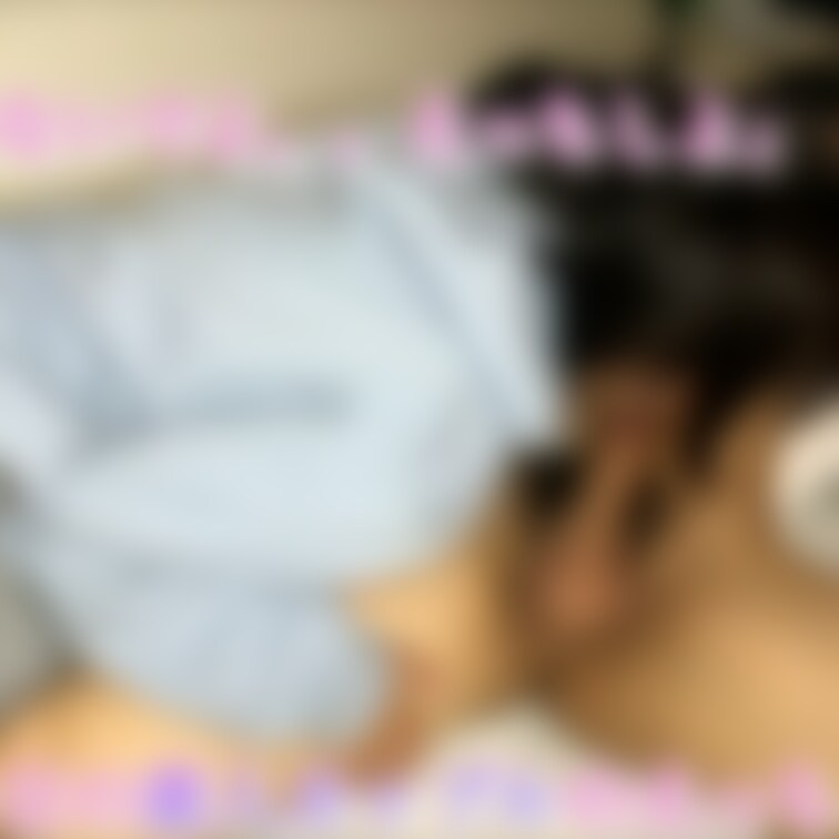 【ファン限定フル動画】🎁

2人の記念日の日。寝巻きの状態の大◯生彼女が背中をトントンて叩いて「寝ないで。。」と甘え