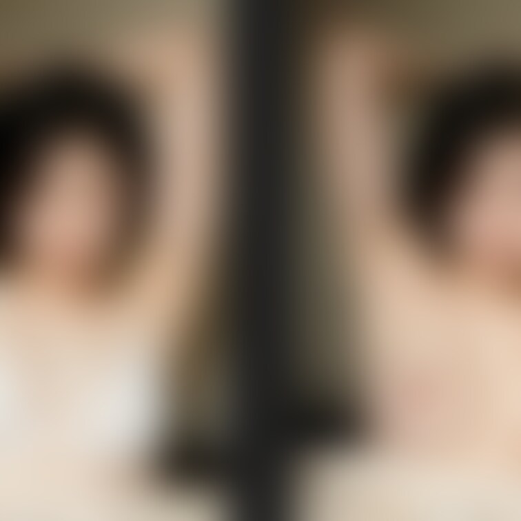 着衣と脱衣を並べた画像です。画像№49