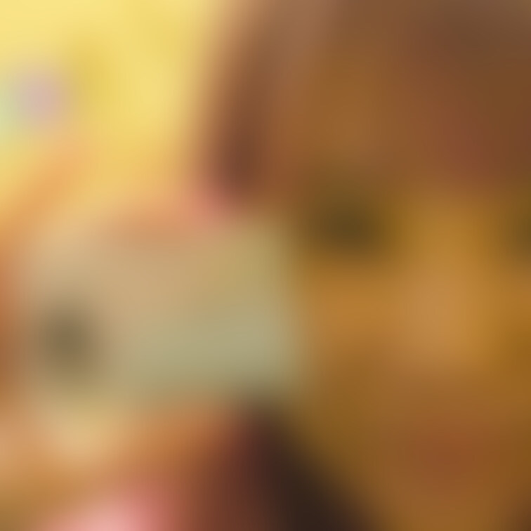ピンク派手髪女子。めっちゃ貧乳ですけど、ちゃんと成人してますからね!!