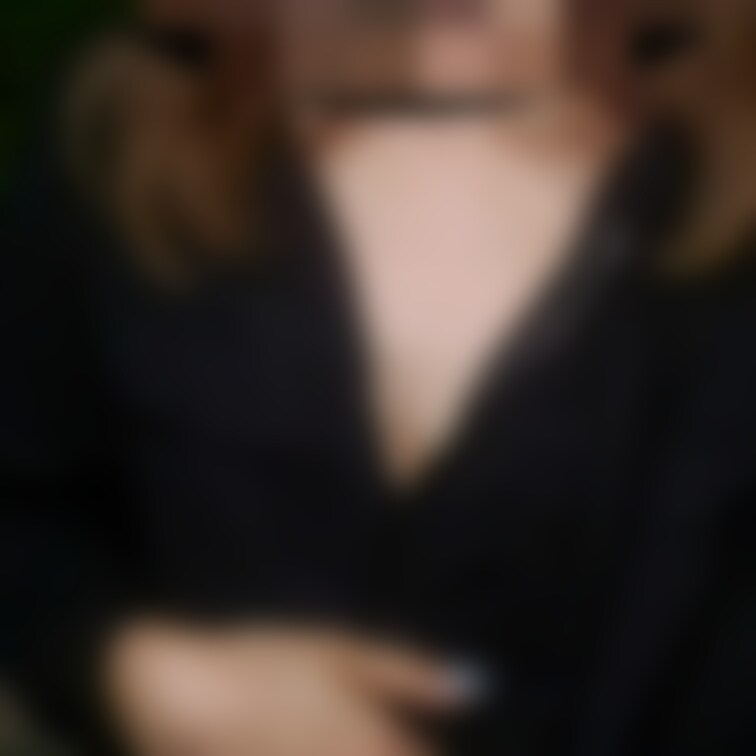 Mちゃん最新動画❤単品です🥰
夜中町中露散歩💕
周りに車も通ってドキドキ(◎-◎;)!!
めちゃ応援プランの方は見
