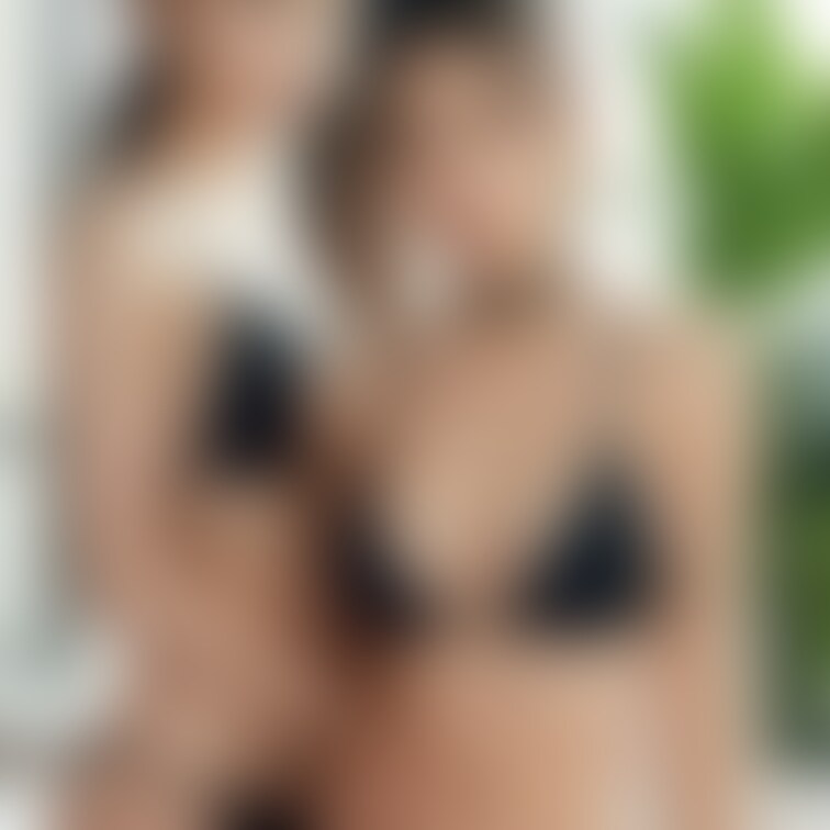 黒ビキニの彼女達🖤