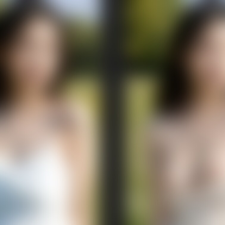 画像№318  着衣と脱衣を並べた画像です。