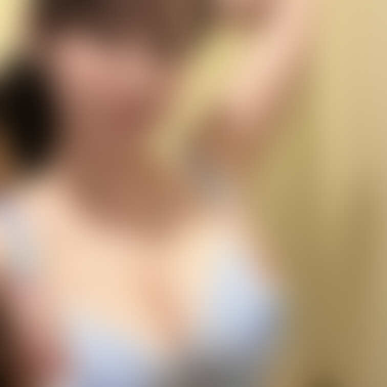 顔出し♪下着と私服