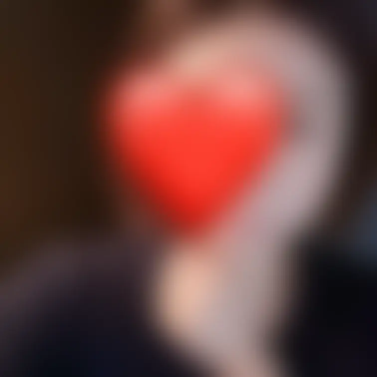 女の子の日前で、おっぱいがきつもの1.５倍くらいに腫れ上がってます😖💦💦💕
そんな時は優しく揉んで欲しいです
すっぴ