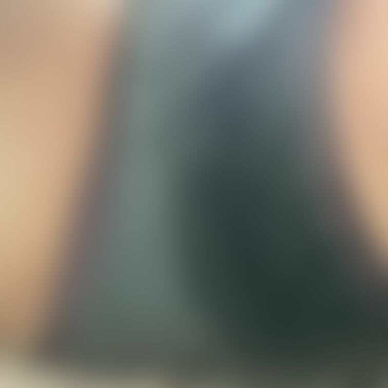 パンツ履いたままオナニーしちゃったからびしょびしょになっちゃった。。