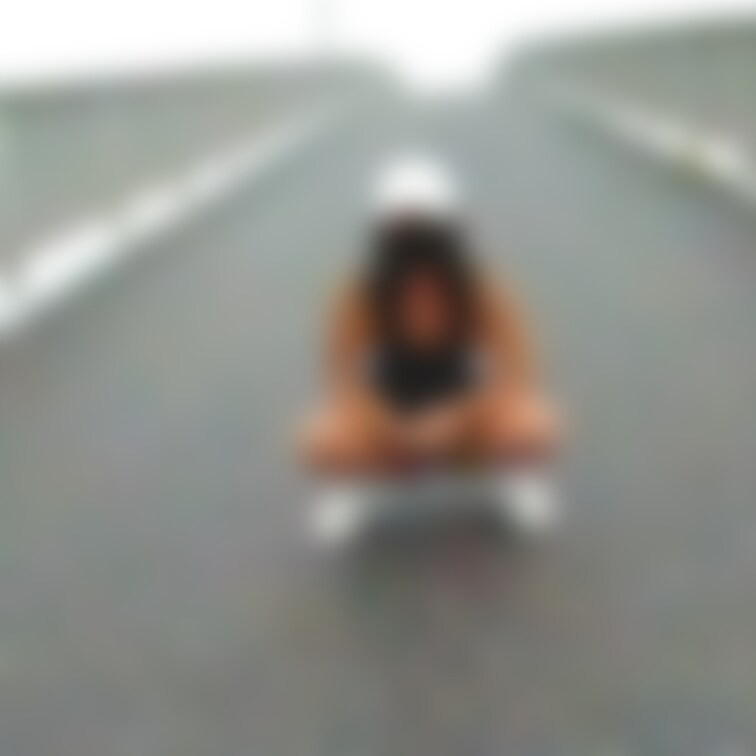 【長い歩道橋露撮②】※特別プラン
小雨ぱらつく朝もこの時期なら元気にお散歩😄🎶
○○が見つからずど真ん中でしてみまし