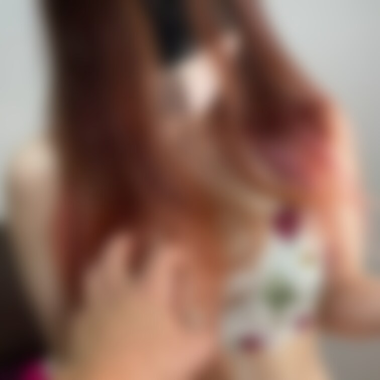 たーくんがお風呂に入ってる間に電気マッサージ機で遊んでたら恥ずかしいところ見られちゃったしレースの可愛いアイマスクをつけ