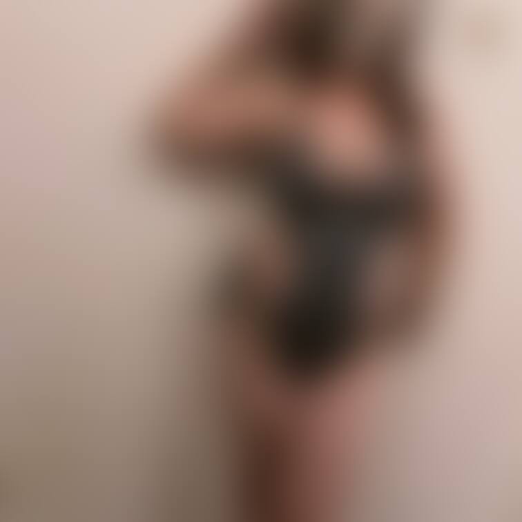 紐をはずしてぇ エロコス妻