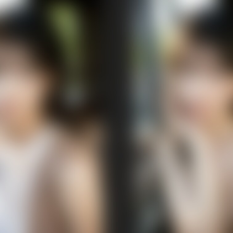 着衣と脱衣を並べた画像です。画像№91