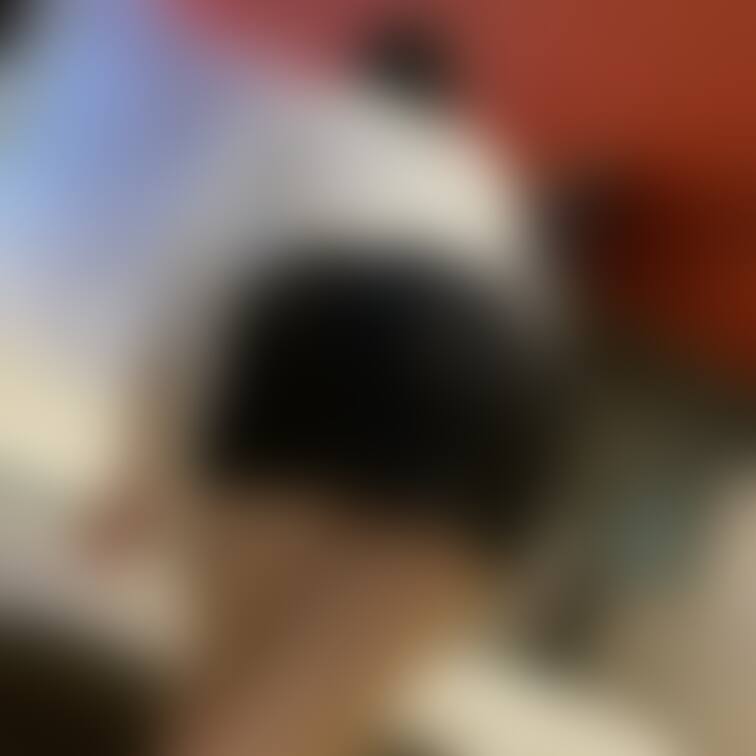 こんな姿でウロウロしてたら
ナンパしてくれますか？

ノーブラで
ミニスカの下は
🤍真珠付きランジェリー履いて