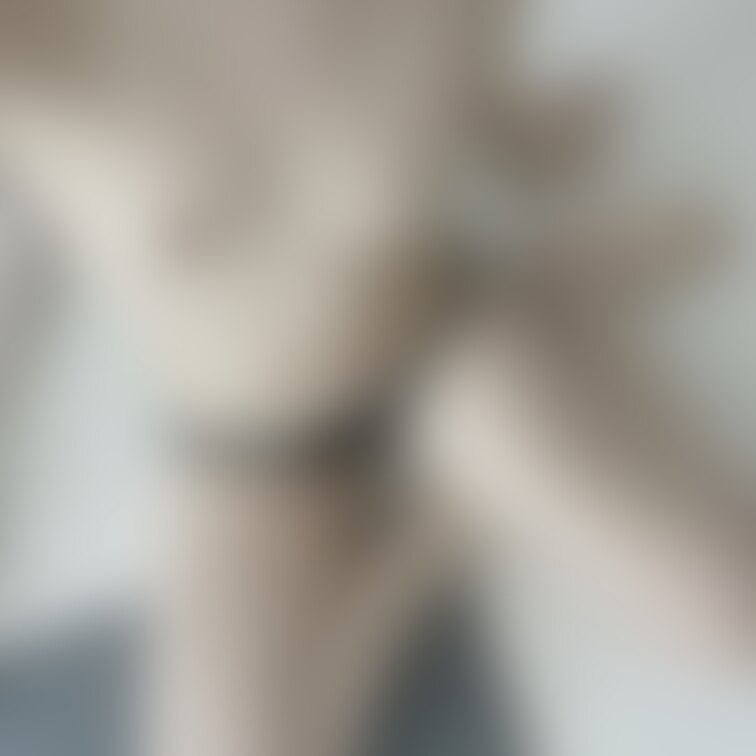 このポーズになりがち🥺

【みみからのお願い💕】 
えっちだと思ってくれた方は 
写真下の♡印をポチッとしてくれ