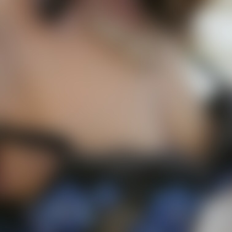 桃華🍑で興奮しますか❓☺️☺️お仕事終わって自宅で撮ってみたよ👩🦰下手で🙇♀️お尻に顔埋めてみたい❓今日はちょっと臭