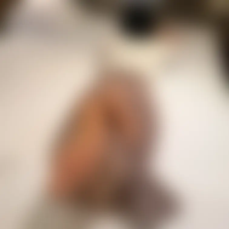 27歳のOL。会社で一日頑張ってきた足裏とお尻。