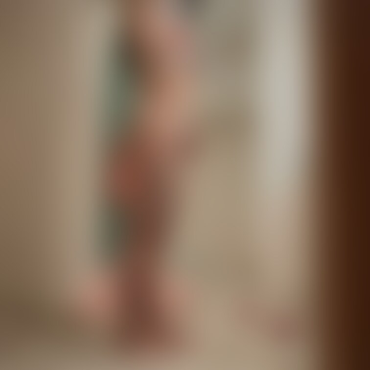 Hカップの神スタイルえりかちゃんのサンタコスプレです💖
極限までエロいです。
