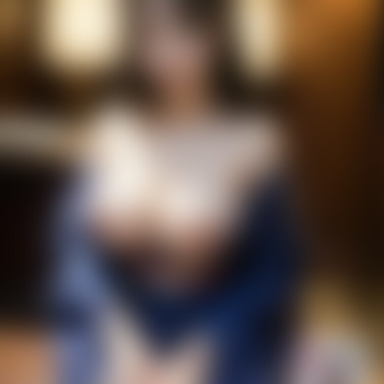 胸の中心までじっくり見てね