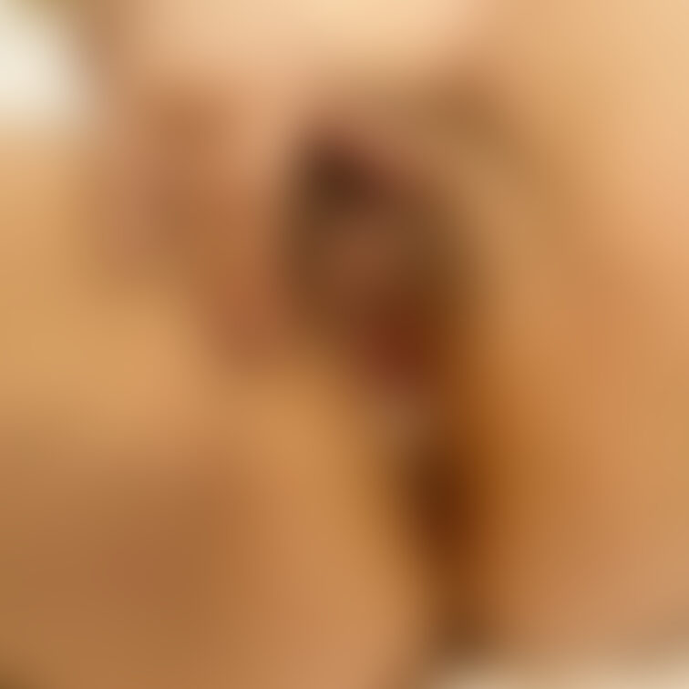 男性が私のオマ●コで気持ち良くなって、たくさん中に出してくれると嬉しくなります。

少しお腹に力を入れると出てきてし