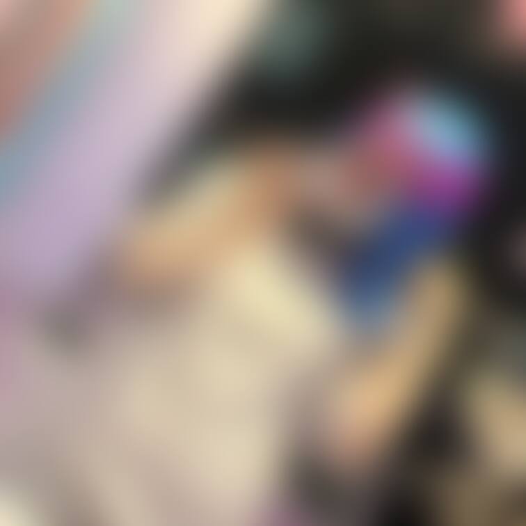 6月美容院‪𝐃𝐚𝐲‬✨️
今回は梅雨や紫陽花をイメージした色に仕上げて頂きました☔️
ピンク色は二次元ハイライト(差