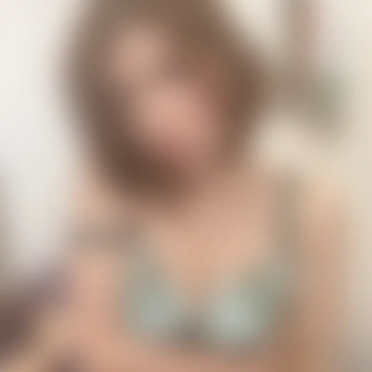 超内気、だけど激エロな美女。