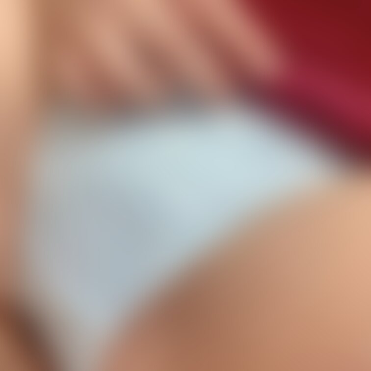 今日は水色のパンT😊😊
みんなは何色のパンティーがすき？？
コメント待ってるよ♪