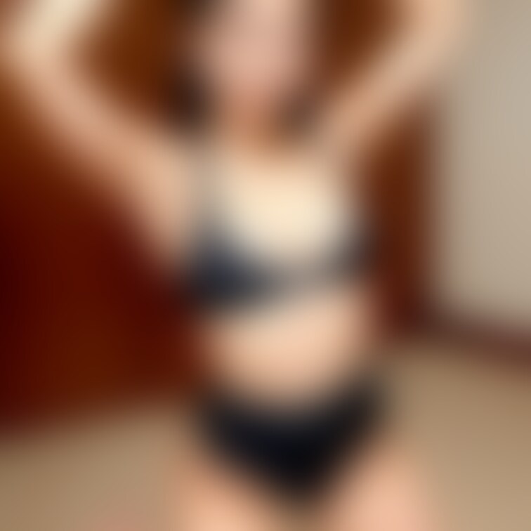 発育途中のエッチな色気が出てきた女の子
