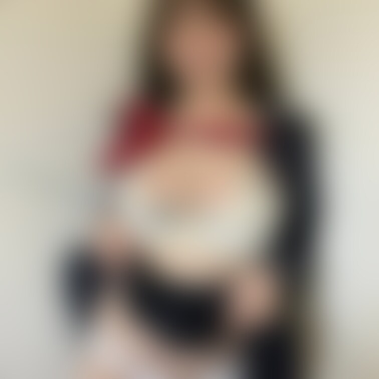 はじめに右上のいいね♡押してからみてくれると嬉しいな🥹🥹

めっちゃ清楚なセーラー服コスプレをしてみたよ！ ちょっと
