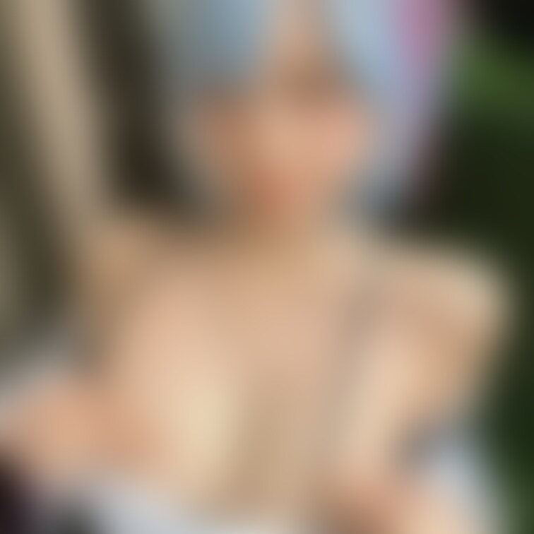 ファンの方限定の本日の写真です💕
今日も…元気になってくれたら嬉しいです！

コメントやスタンプ、全部見てます💕